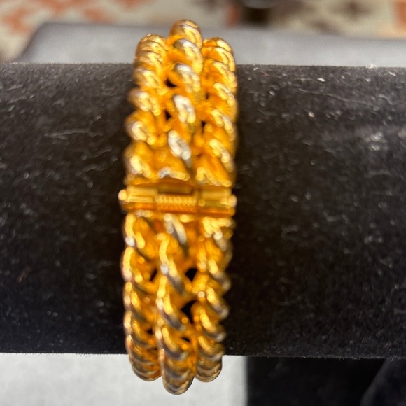 Kenneth Jay Lane Gold look Braided Bracelet - Picture 2 of 5